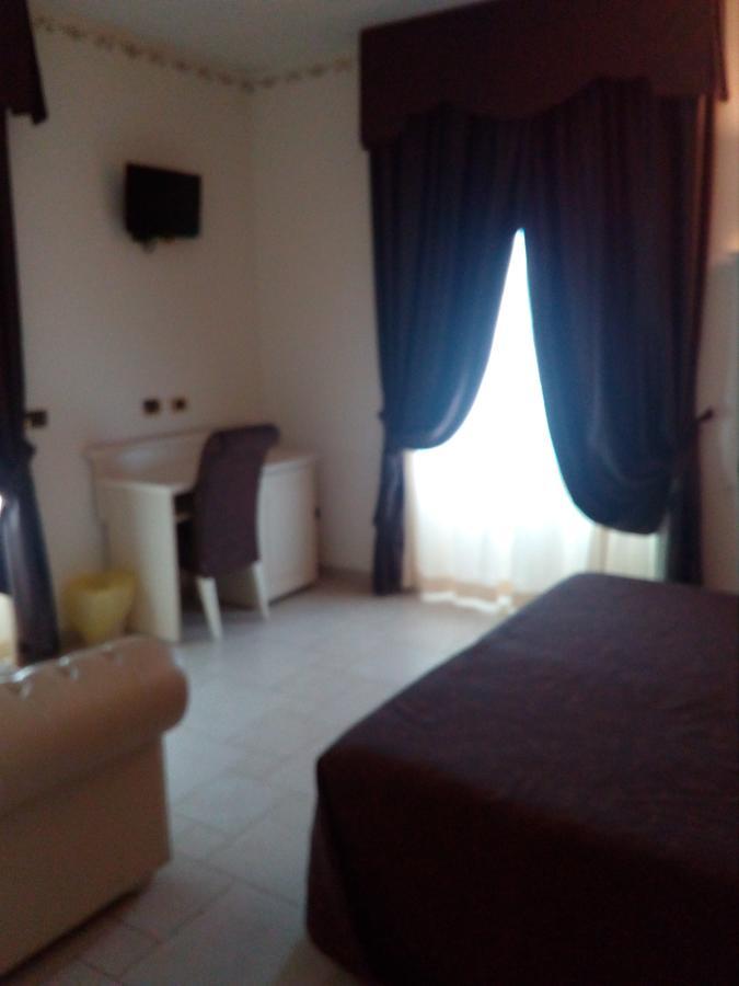 Hotel Madonna Delle Grazie Ceglie Messapica Exteriör bild
