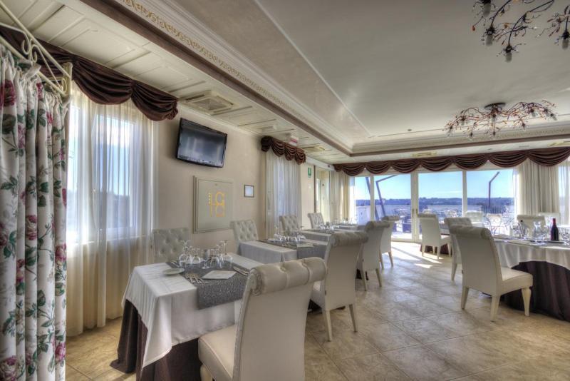 Hotel Madonna Delle Grazie Ceglie Messapica Exteriör bild